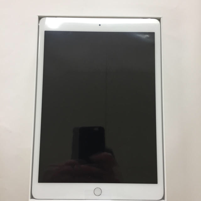 iPad(アイパッド)の新品未使用 iPad 32GB SIMロック解除済 スマホ/家電/カメラのPC/タブレット(タブレット)の商品写真