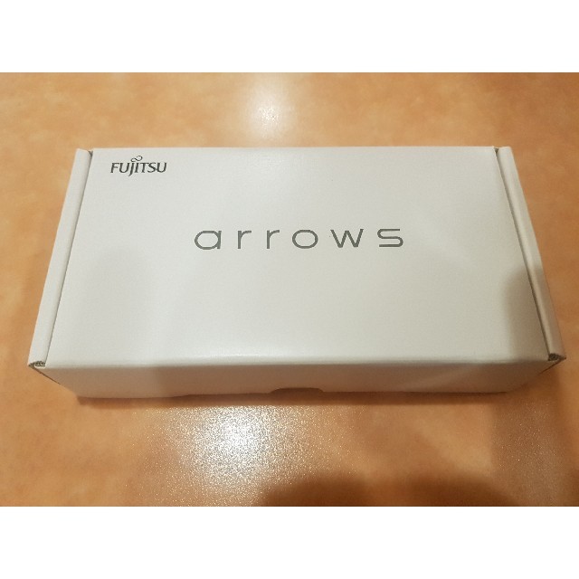 富士通(フジツウ)のARROWS RX ブラック スマホ/家電/カメラのスマートフォン/携帯電話(スマートフォン本体)の商品写真