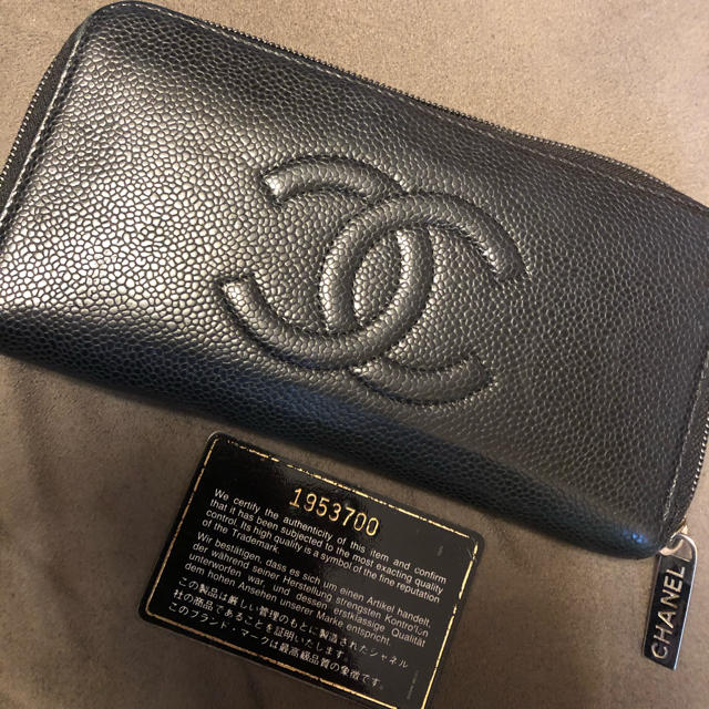 CHANEL(シャネル)のCHANELキャビアスキン黒長財布確実正規品 レディースのファッション小物(財布)の商品写真