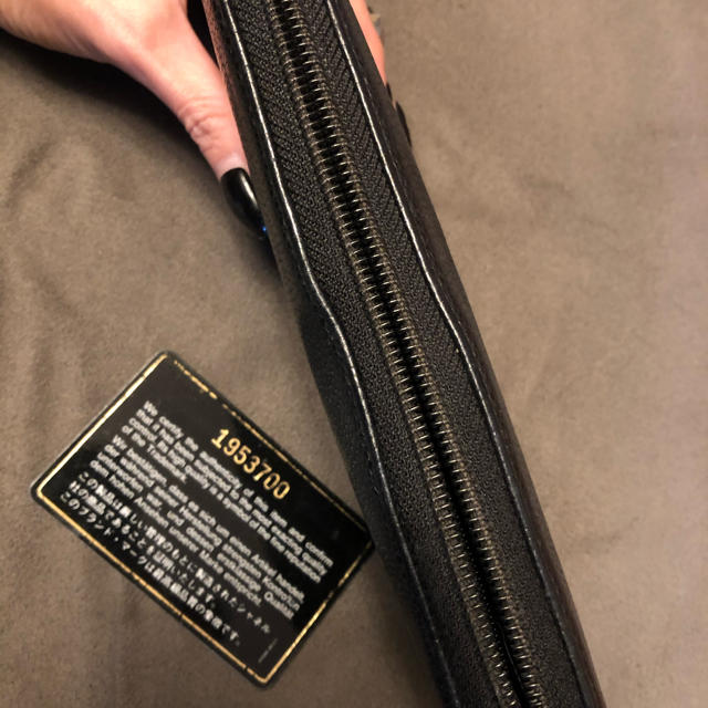 CHANEL(シャネル)のCHANELキャビアスキン黒長財布確実正規品 レディースのファッション小物(財布)の商品写真