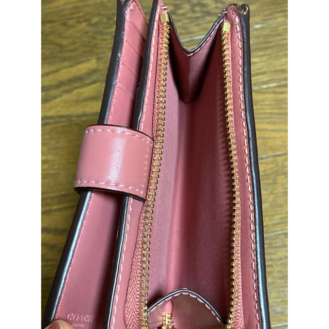 COACH(コーチ)のcoach 二つ折り財布　ピンク レディースのファッション小物(財布)の商品写真