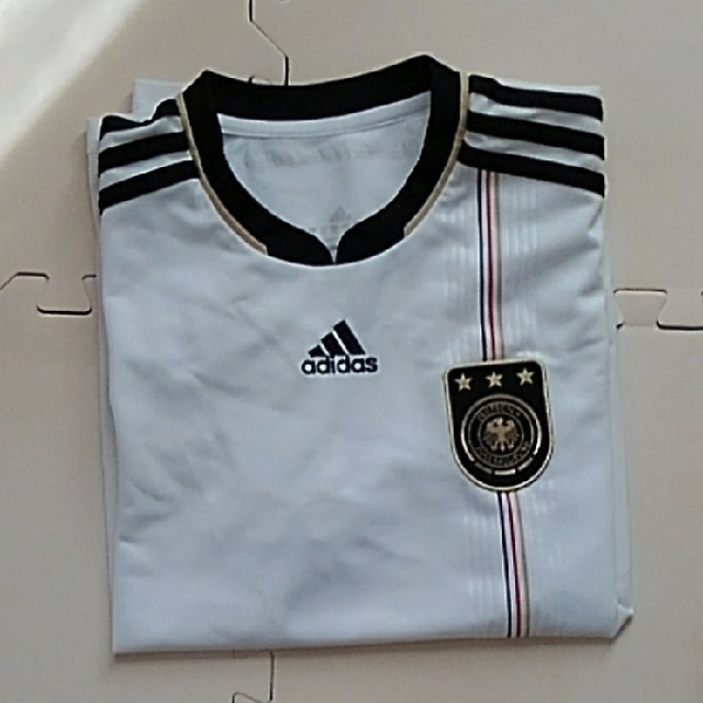 adidas(アディダス)のadidas　Tシャツ(サイズ/150) スポーツ/アウトドアのサッカー/フットサル(ウェア)の商品写真