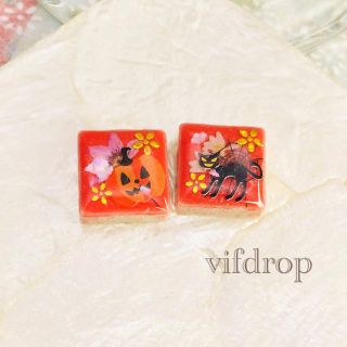 ハロウィン花柄のパステルレッドタイルピアス イヤリング(ピアス)