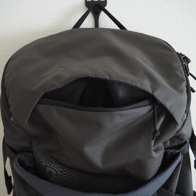 patagonia(パタゴニア)のパタゴニア ナイン・トレイルズ・パック 20L ForgeGrey メンズのバッグ(バッグパック/リュック)の商品写真