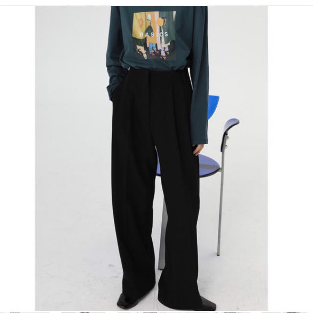 ZARA(ザラ)のNEWRIVER Loose Staight Leg Pants スラックス レディースのパンツ(カジュアルパンツ)の商品写真