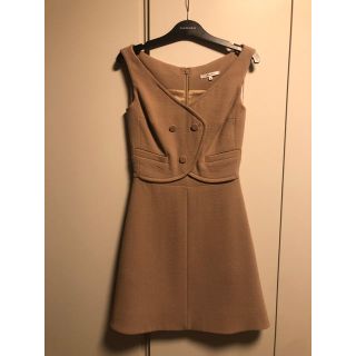 カルヴェン(CARVEN)のCARVEN ベージュ ワンピース(ひざ丈ワンピース)