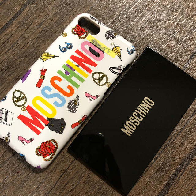 スマホ/家電/カメラMOSCHINO ストラップ IPHONE ケース 12/12pro 1点