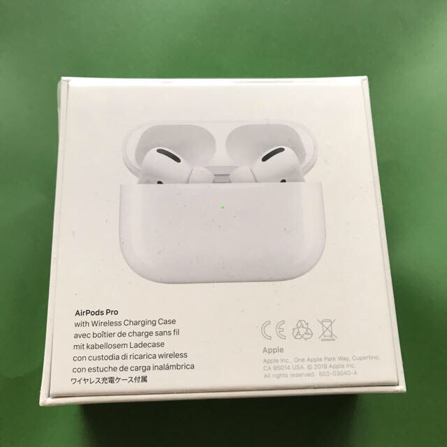 Apple(アップル)の【新品・国内正規品】 Apple AirPods Pro エア ポッズ プロ スマホ/家電/カメラのオーディオ機器(ヘッドフォン/イヤフォン)の商品写真