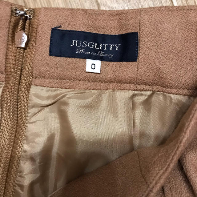 JUSGLITTY(ジャスグリッティー)のジャスグリッティー　美品リボンベルト付きAラインスカート レディースのスカート(ひざ丈スカート)の商品写真