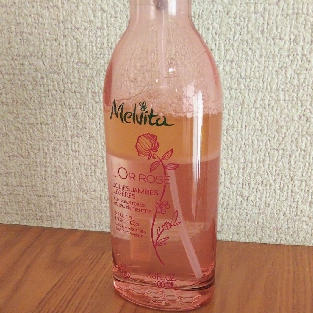 Melvita(メルヴィータ)のメルヴィータ ロゼエクストラ ウォーターオイル フォーレッグ 100ml コスメ/美容のボディケア(ボディオイル)の商品写真