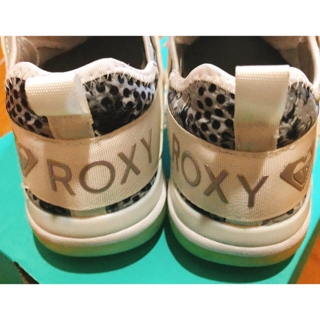 Roxy(ロキシー)の新品未使用  ROXY  トレーニングシューズ レディースの靴/シューズ(スニーカー)の商品写真