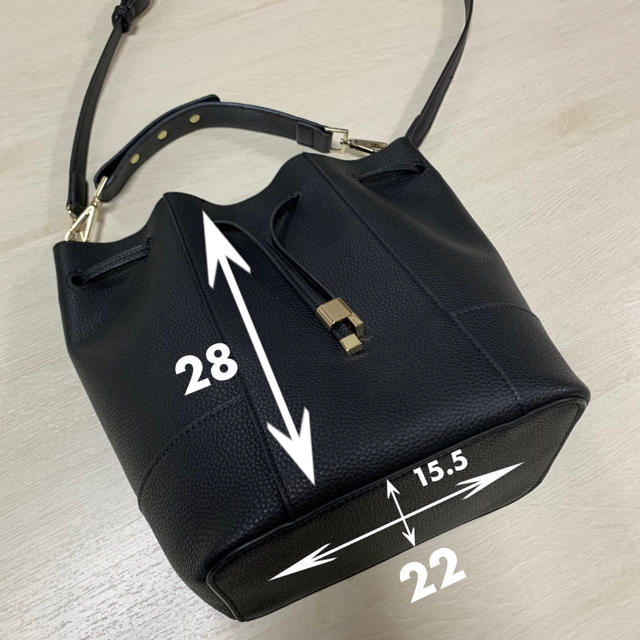 ZARA(ザラ)の【yukari様専用】ZARA バケツバック BK レディースのバッグ(ハンドバッグ)の商品写真