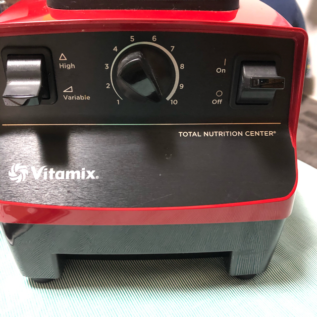 Vitamix(バイタミックス)のバイタミックスTNC5200レッド スマホ/家電/カメラの調理家電(ジューサー/ミキサー)の商品写真