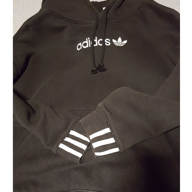 adidas(アディダス)のAdidas 袖ライン入りパーカー黒 レディースのトップス(パーカー)の商品写真