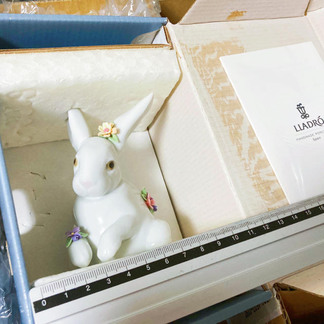 ［新品］リヤドロ LLADRO 花飾りの白ウサギ(4) 6100 陶器人形 置物