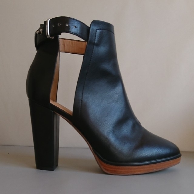 H&M(エイチアンドエム)のベルテッドブーツ40 レディースの靴/シューズ(ブーツ)の商品写真