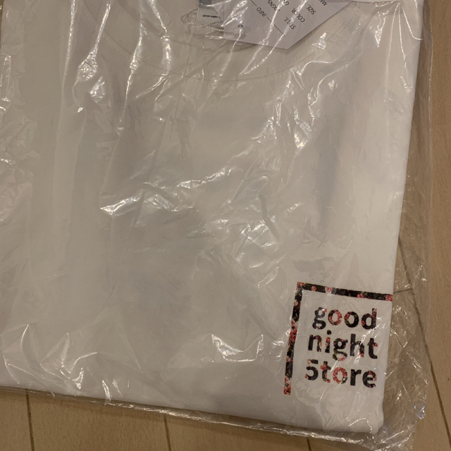 goodnight5tore  Tシャツ  good night 5tore レディースのトップス(Tシャツ(半袖/袖なし))の商品写真