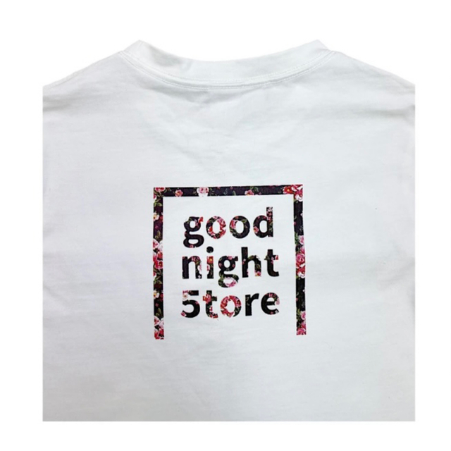 goodnight5tore  Tシャツ  good night 5tore レディースのトップス(Tシャツ(半袖/袖なし))の商品写真