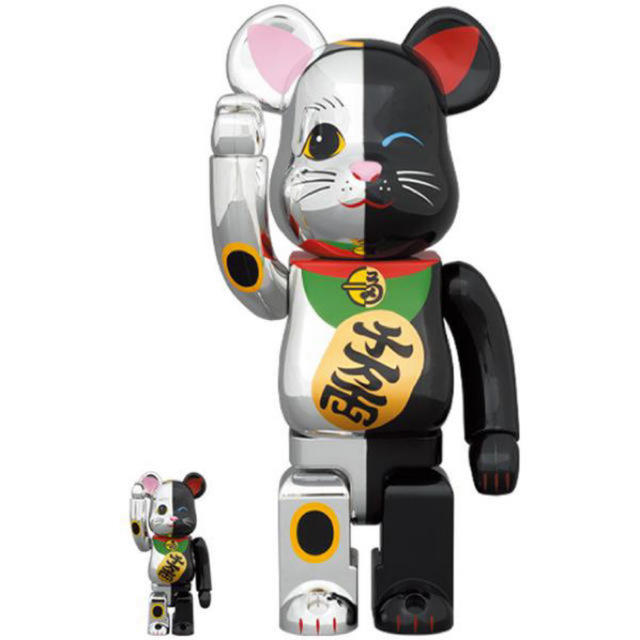 MEDICOM TOY(メディコムトイ)の即発送可能　BE@RBRICK 招き猫 銀×黒 100％ & 400% ハンドメイドのおもちゃ(フィギュア)の商品写真