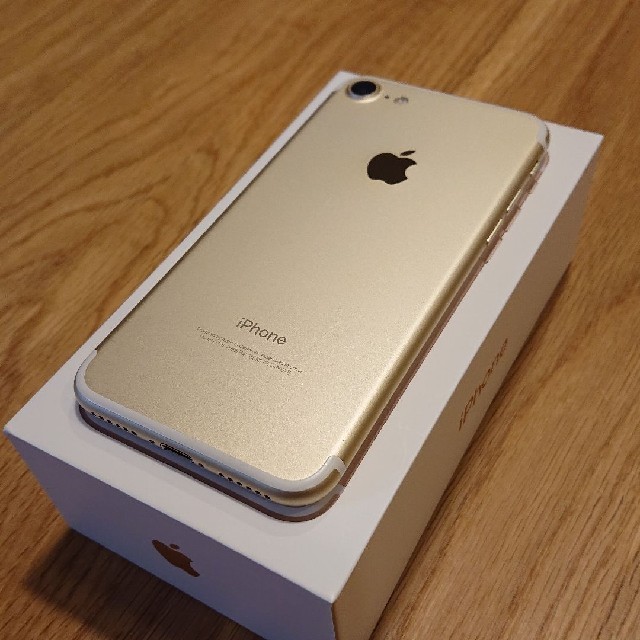 iphone7【美品】iPhone7 Gold 32 GB docomo