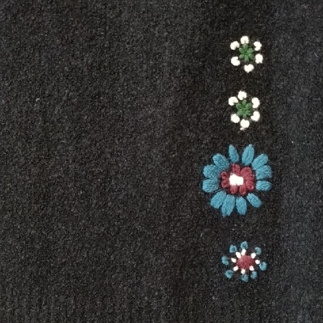Jocomomola(ホコモモラ)の冬物　刺繍カーディガン レディースのトップス(カーディガン)の商品写真