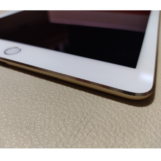 iPad(アイパッド)の【Suzuki様専用】iPad Air 2 ドコモ セルラーモデル16GB スマホ/家電/カメラのPC/タブレット(タブレット)の商品写真