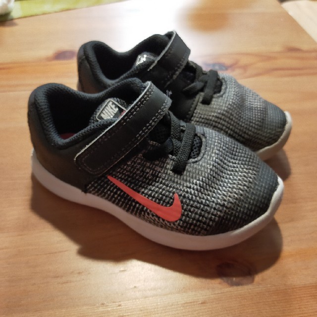 NIKE(ナイキ)のゆあ様　専用　　Nike Toddler Flex RN 2018 キッズ/ベビー/マタニティのキッズ靴/シューズ(15cm~)(スニーカー)の商品写真