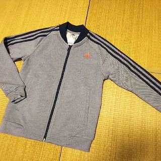 アディダス(adidas)の【超美品】adidas ガールズ デニム風ジャージ ジャケットパンツ 上下セット(トレーニング用品)