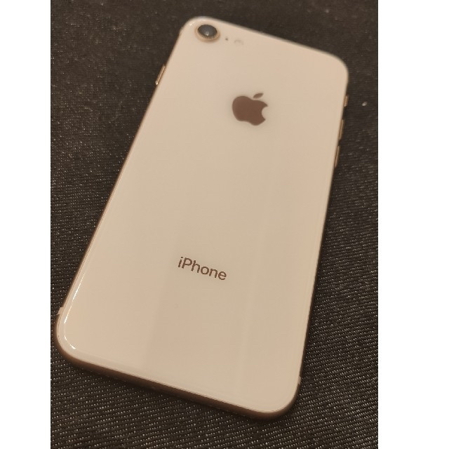 Apple(アップル)のiphone8 64GB ゴールド本体のみ　美品　ほぼ新品 スマホ/家電/カメラのスマートフォン/携帯電話(スマートフォン本体)の商品写真