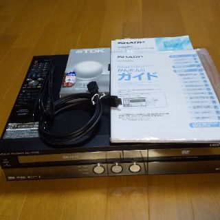 シャープ(SHARP)のシャープVHS・HDD・DVDレコーダー　DV-ACV52（2009年製）(DVDレコーダー)