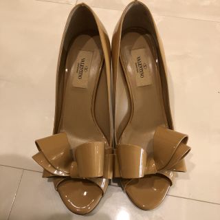 ヴァレンティノガラヴァーニ(valentino garavani)の気まぐれ値下 valentino ヴァレンティノ パンプス 37ハーフ パテント(ハイヒール/パンプス)