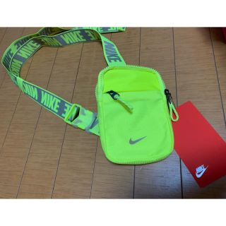 ナイキ(NIKE)のNIKEショルダーバッグ(ショルダーバッグ)