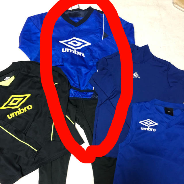 UMBRO(アンブロ)のアンブロ　120 ピステ  と　スパッツ スポーツ/アウトドアのサッカー/フットサル(ウェア)の商品写真