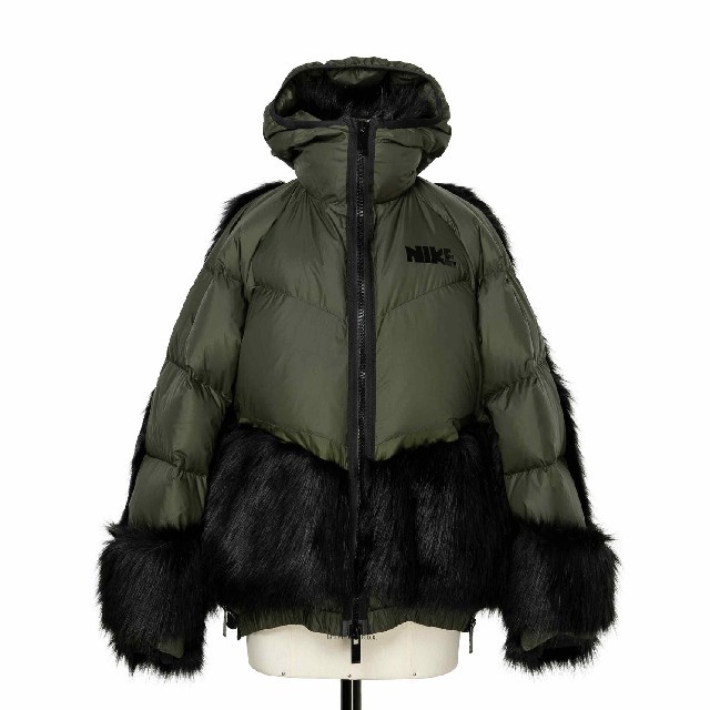 NIKE(ナイキ)の【L】Nike x sacai Women's Parka KHAKI レディースのジャケット/アウター(ダウンジャケット)の商品写真