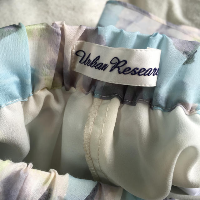 URBAN RESEARCH(アーバンリサーチ)のアーバンリサーチ 花柄スカート レディースのスカート(ひざ丈スカート)の商品写真