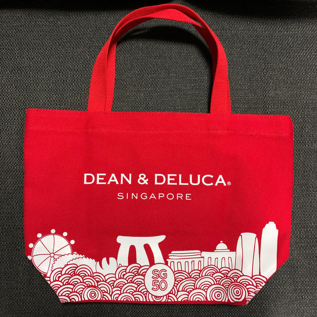 DEAN & DELUCA(ディーンアンドデルーカ)のDEAN&DELUCA  ディーン&デルーカ　シンガポール限定　トートバッグ レディースのバッグ(トートバッグ)の商品写真