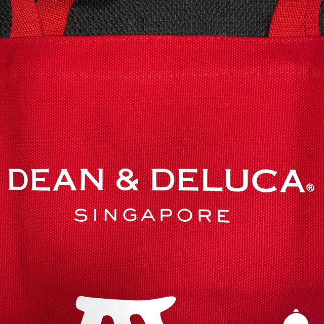 DEAN & DELUCA(ディーンアンドデルーカ)のDEAN&DELUCA  ディーン&デルーカ　シンガポール限定　トートバッグ レディースのバッグ(トートバッグ)の商品写真