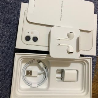 アイフォーン(iPhone)のiphone 11 純正イヤホン、充電器、lightningケーブル(ヘッドフォン/イヤフォン)