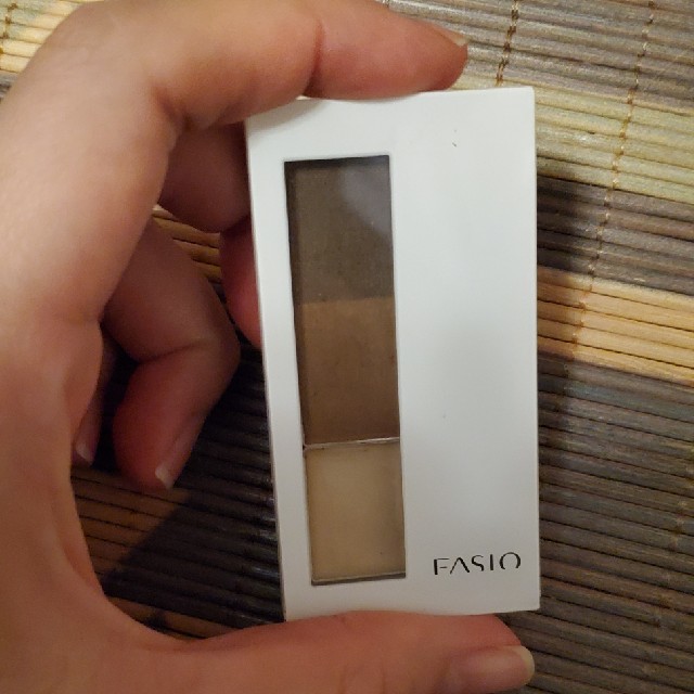 Fasio(ファシオ)のファシオ　アイブロウパウダー&ベース　BR300 コスメ/美容のベースメイク/化粧品(パウダーアイブロウ)の商品写真