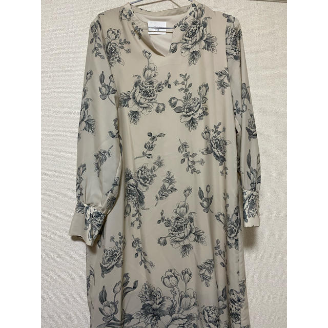 Ameri VINTAGE(アメリヴィンテージ)のAMERI REHEMA KEY NECK DRESS ホワイト レディースのワンピース(ロングワンピース/マキシワンピース)の商品写真