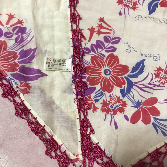 ANNA SUI(アナスイ)のAnna Sui  アナスイ　三角　ストール　スカーフ　トルコ刺繍オヤ　 レディースのファッション小物(バンダナ/スカーフ)の商品写真