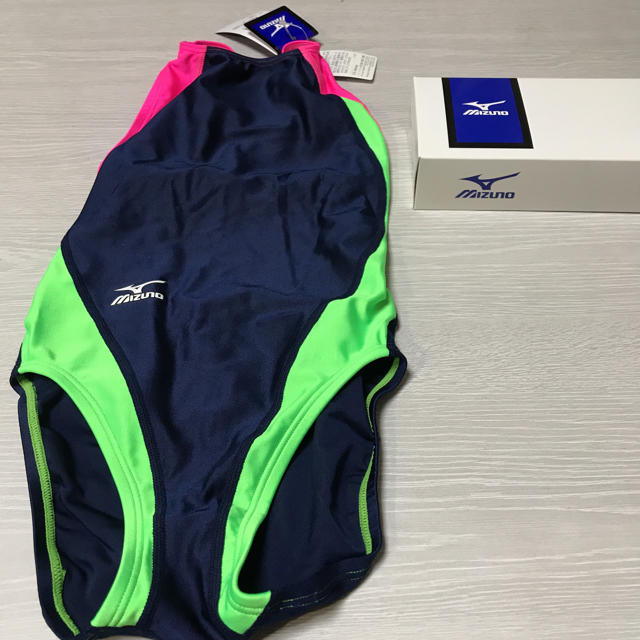 MIZUNO(ミズノ)のミズノ 水着 140cm ミズノ　女の子 新品　タグ　送料込み キッズ/ベビー/マタニティのキッズ服女の子用(90cm~)(水着)の商品写真