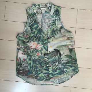 エイチアンドエム(H&M)のH&M 肩フリル シャツ(シャツ/ブラウス(半袖/袖なし))