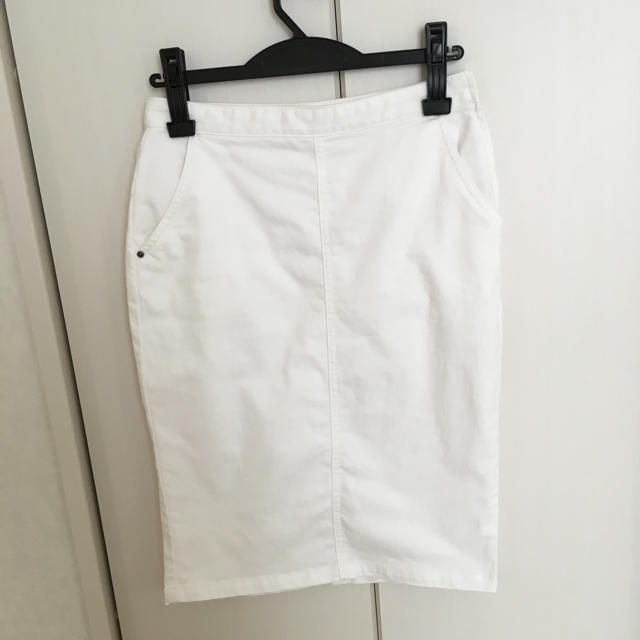 BLISS POINT(ブリスポイント)のホワイトデニムスカート レディースのスカート(ひざ丈スカート)の商品写真