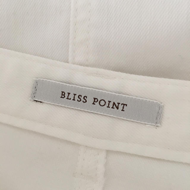 BLISS POINT(ブリスポイント)のホワイトデニムスカート レディースのスカート(ひざ丈スカート)の商品写真