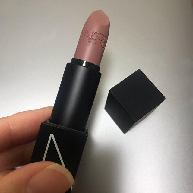 NARS(ナーズ)のNARS リップスティック マット 2984 コスメ/美容のベースメイク/化粧品(口紅)の商品写真