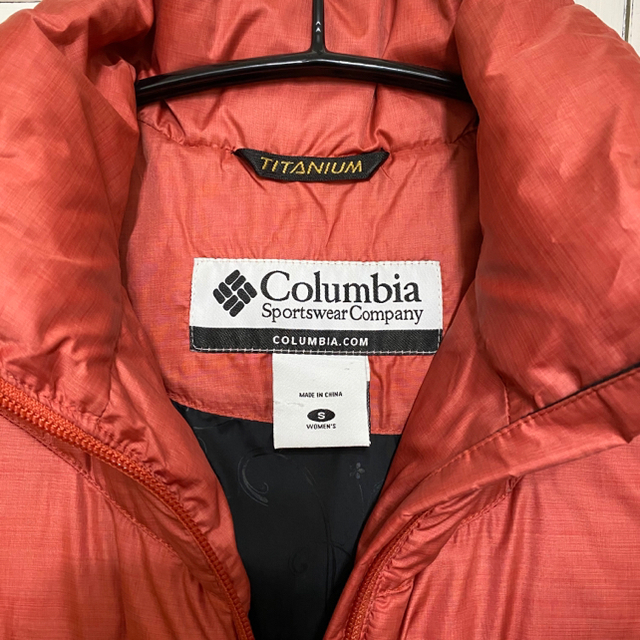 Columbia(コロンビア)の送料込 Columbia S コロンビアダウンベスト レディースのトップス(ベスト/ジレ)の商品写真