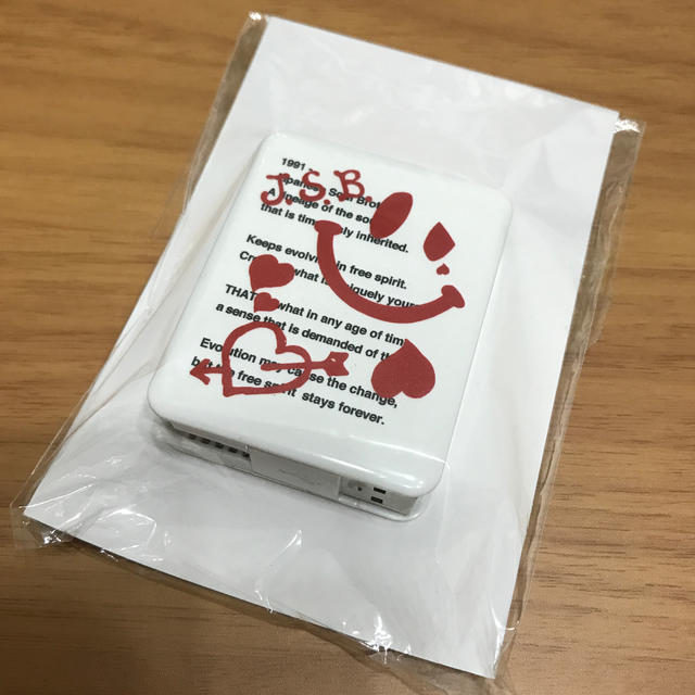 三代目 J Soul Brothers(サンダイメジェイソウルブラザーズ)の＊JSB LOVE＊ 巻き取り式 USB ケーブル 三代目JSB スマホ/家電/カメラのスマートフォン/携帯電話(バッテリー/充電器)の商品写真