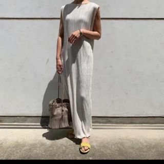 ザラ(ZARA)のmite ミテ　プリーツワンピース　pleats onepiece(ロングワンピース/マキシワンピース)