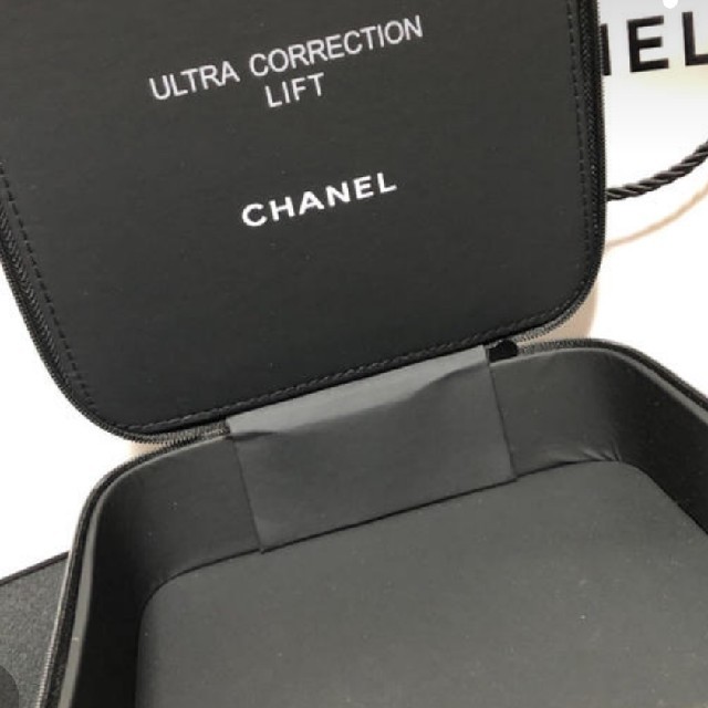 CHANEL(シャネル)のゆいゆい様専用💙メークBox  コスメ/美容のメイク道具/ケアグッズ(メイクボックス)の商品写真